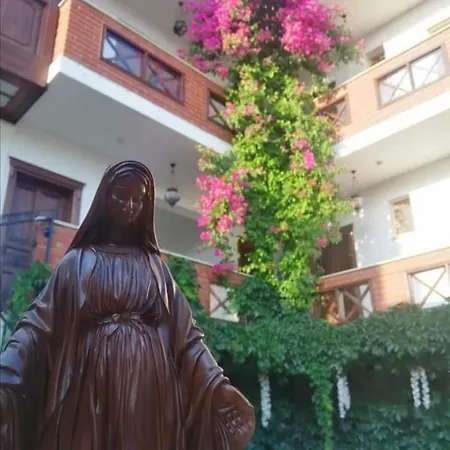 Mary's House Hotel 3*